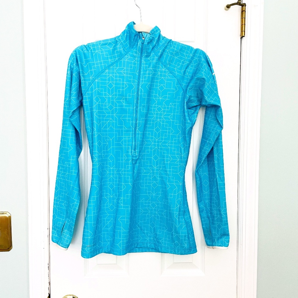 Nike work out long sleeve shirt